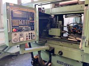 Négy tengelyes CNC gép